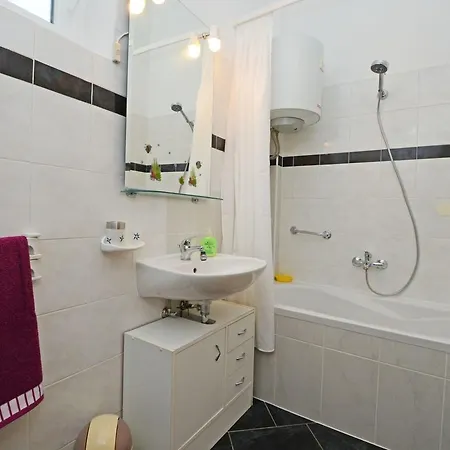 شقة Modern In Brcici With Swimming Pool *