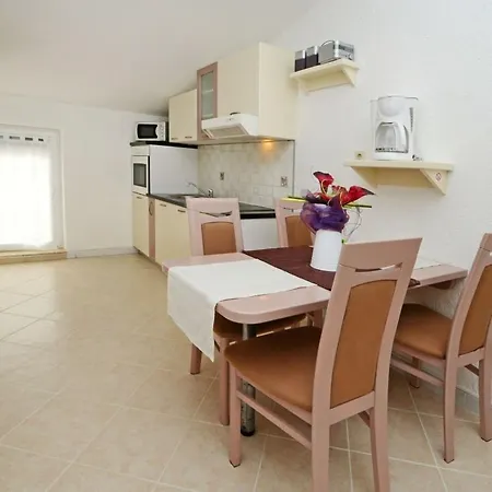 شقة Modern In Brcici With Swimming Pool