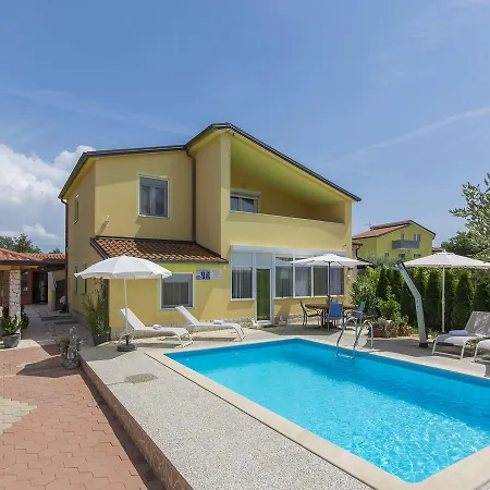 Modern In Brcici With Swimming Pool شقة *
