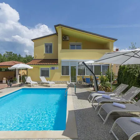 شقة Modern In Brcici With Swimming Pool *